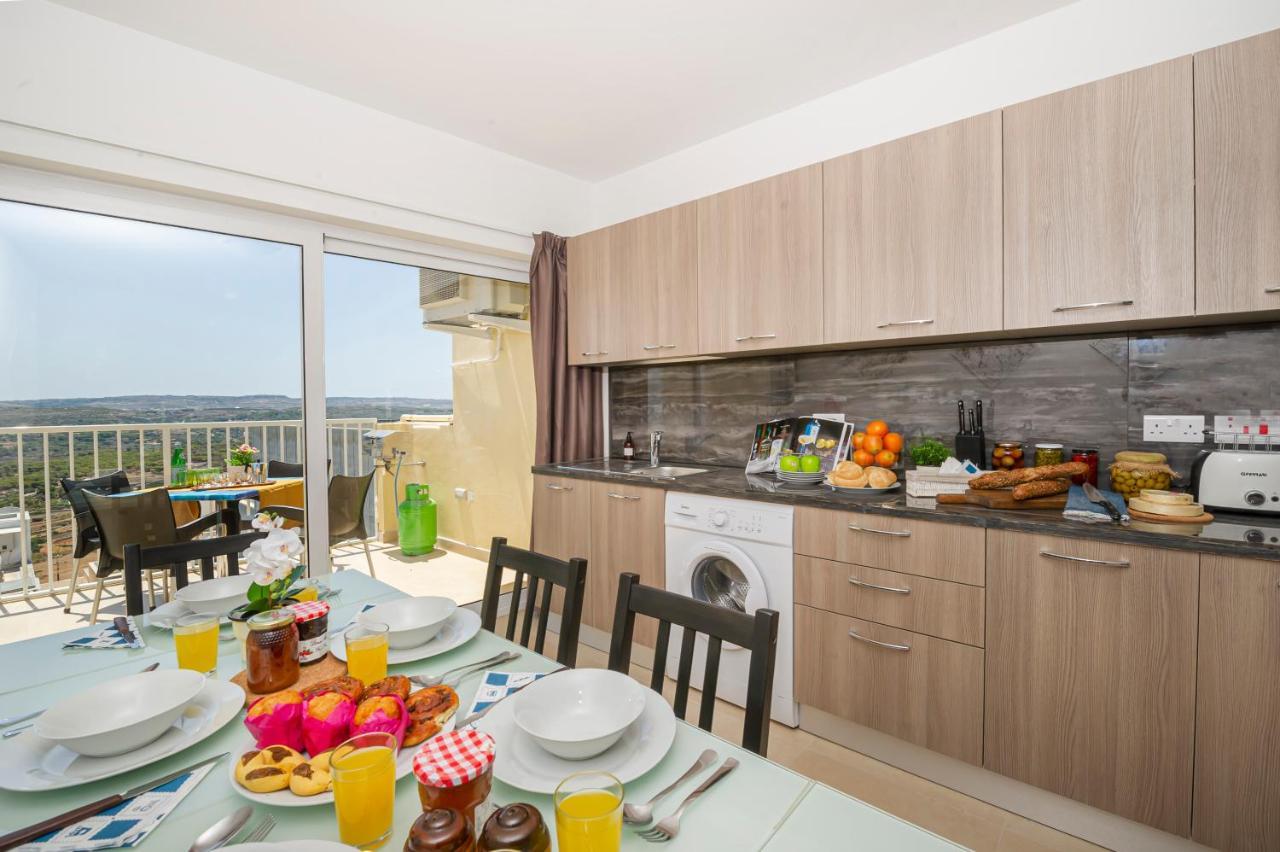 Summer Breeze Apartment With Panoramic Terrace - By Getawaysmalta Mellieħa Eksteriør bilde