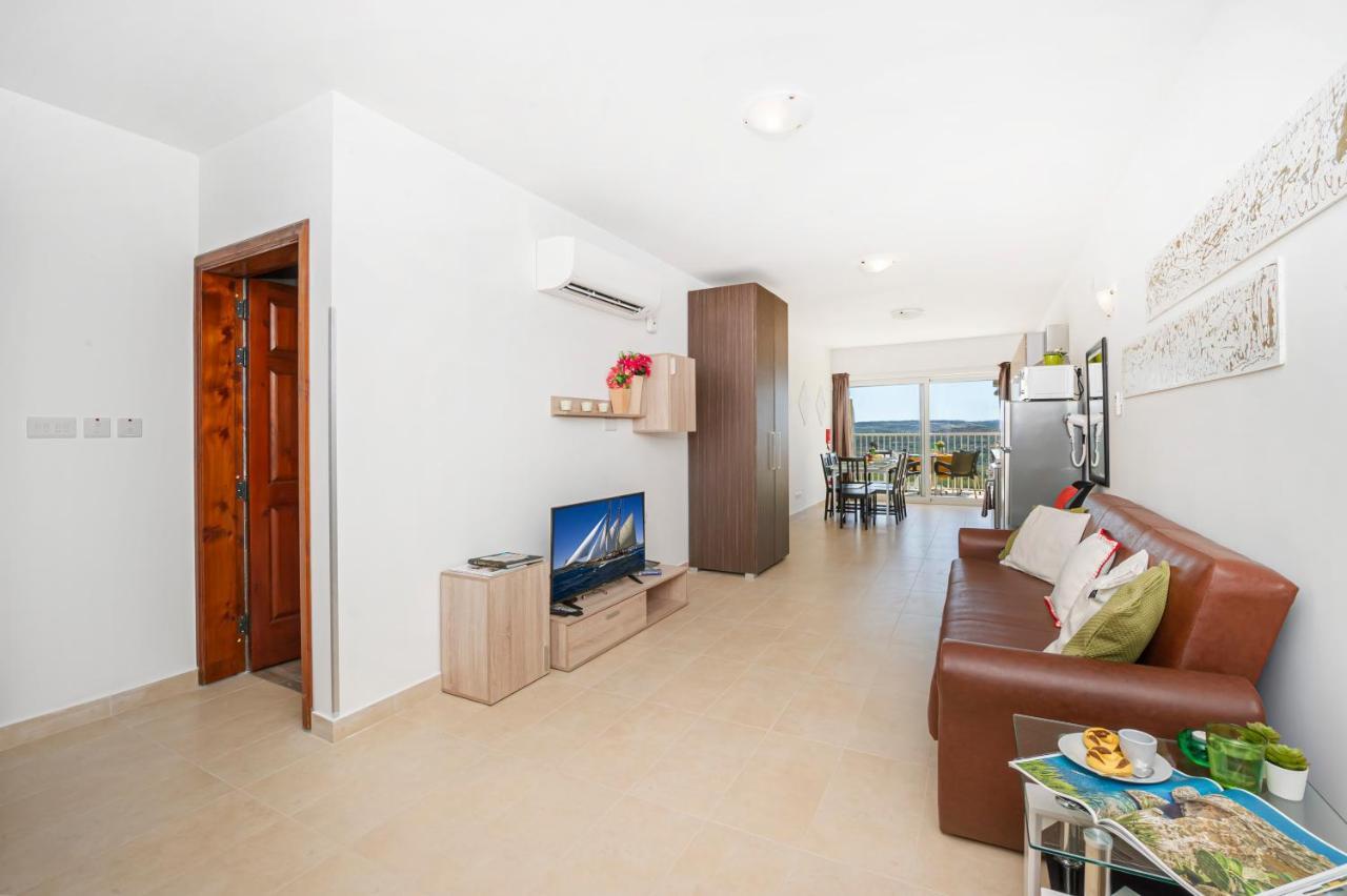 Summer Breeze Apartment With Panoramic Terrace - By Getawaysmalta Mellieħa Eksteriør bilde