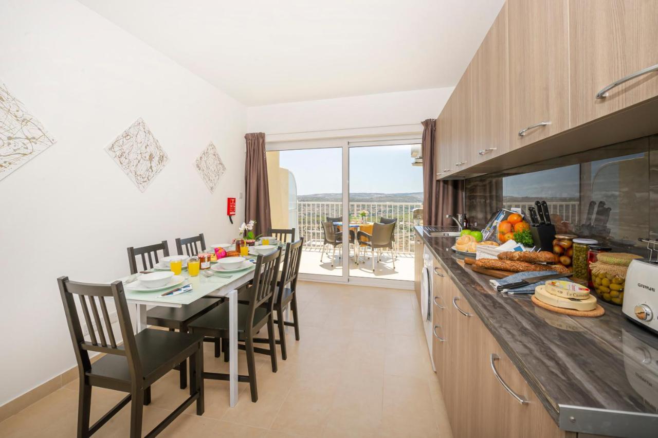 Summer Breeze Apartment With Panoramic Terrace - By Getawaysmalta Mellieħa Eksteriør bilde