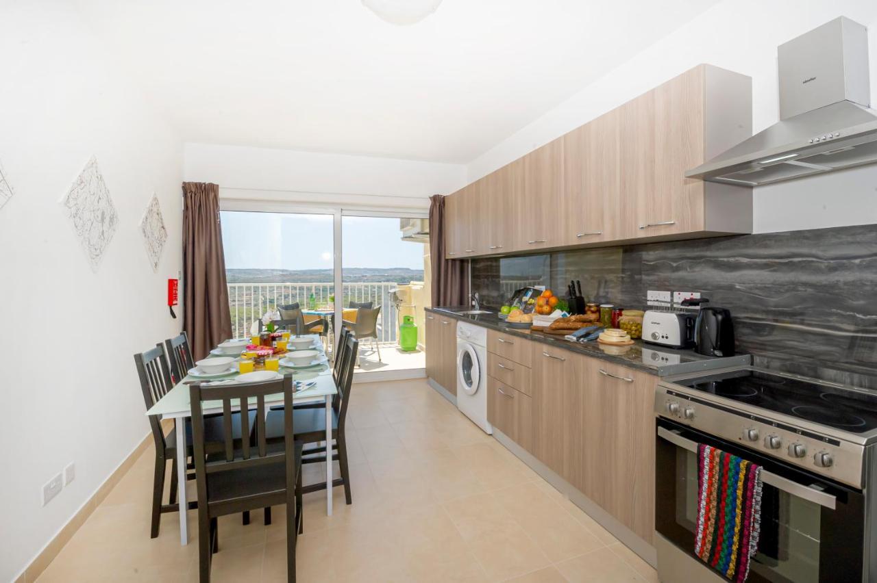 Summer Breeze Apartment With Panoramic Terrace - By Getawaysmalta Mellieħa Eksteriør bilde