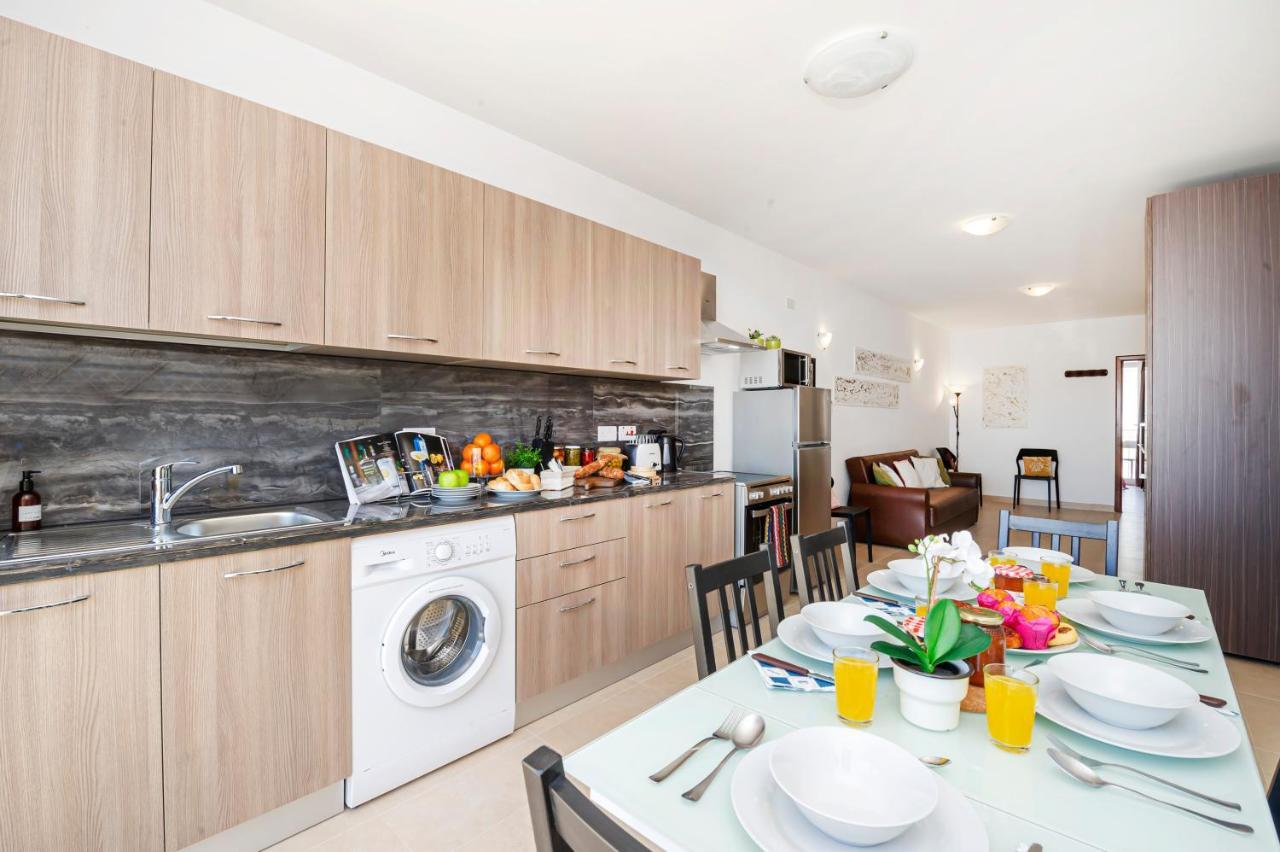 Summer Breeze Apartment With Panoramic Terrace - By Getawaysmalta Mellieħa Eksteriør bilde
